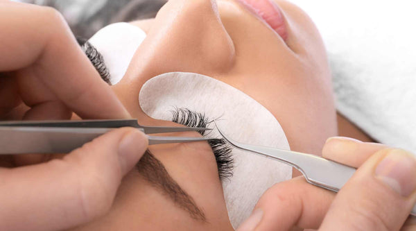 Natural DIY Lash Care: Simple Tips for Strong Lashes - Method Lash